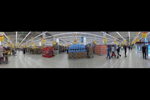 'Supermarketweet' tweeted in a snap of "the enormous" 160,000 sq ft Carrefour store in The Mall of The Emirates, Dubai